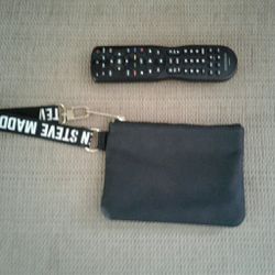 STEVE MADDEN WRISTLET