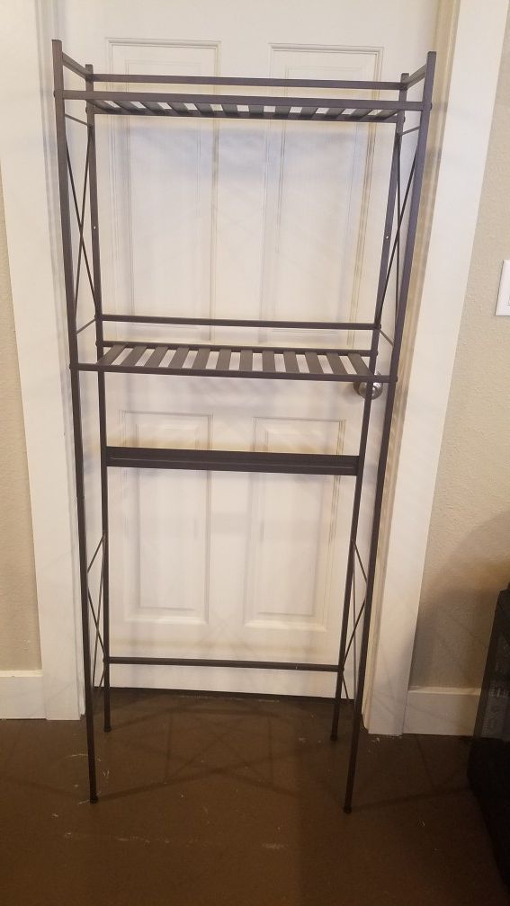 Bathroom shelving unit