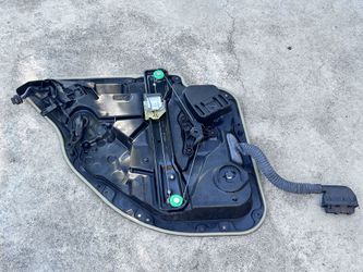 2016-2020 Mercedes Benz C300 Rear Right Window Regulator Oem 