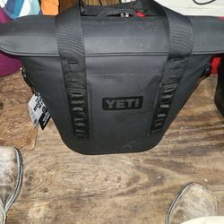 YETI HOPPER M15 COOLER BAG