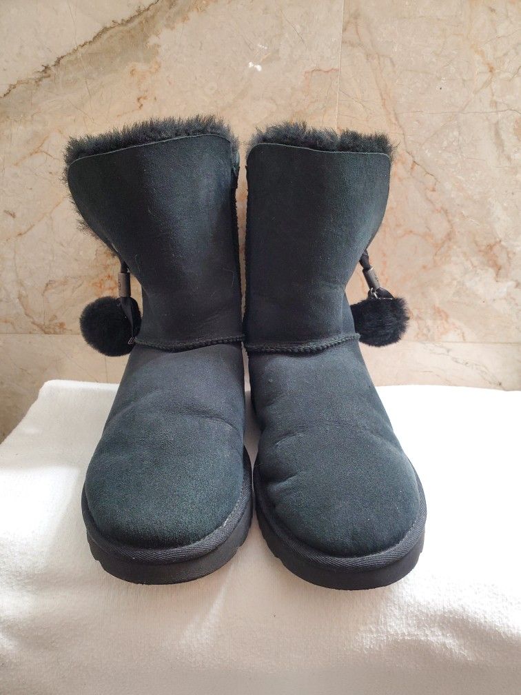 UGG  Size  9 Boots 