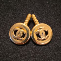 Vintage CHANEL CC

Logo Gold-Tone

Cufflinks 20mm 14.6g

Signed Designer Jewelry