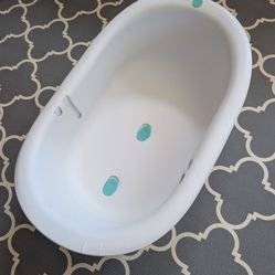 Baby bath tub
