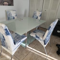 Beautiful As New Dining Set (Glass)