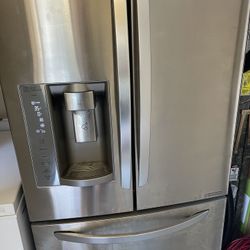 LG French Door Bottom-Freezer Refrigerator - Stainless Steel.