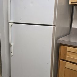 GE Refrigerator 01