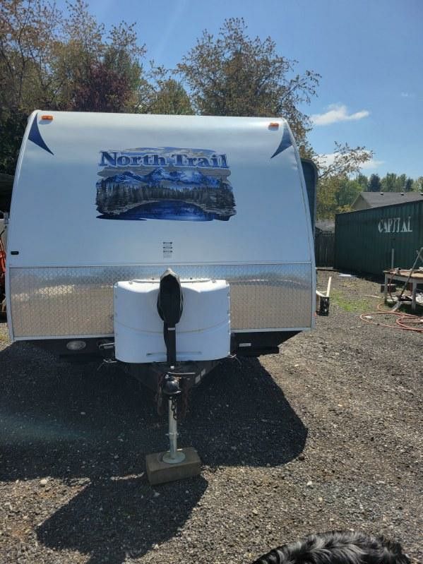 2012 North Trail 21FBS Camper
