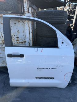 2007-2021 Toyota Tundra Right Front Door