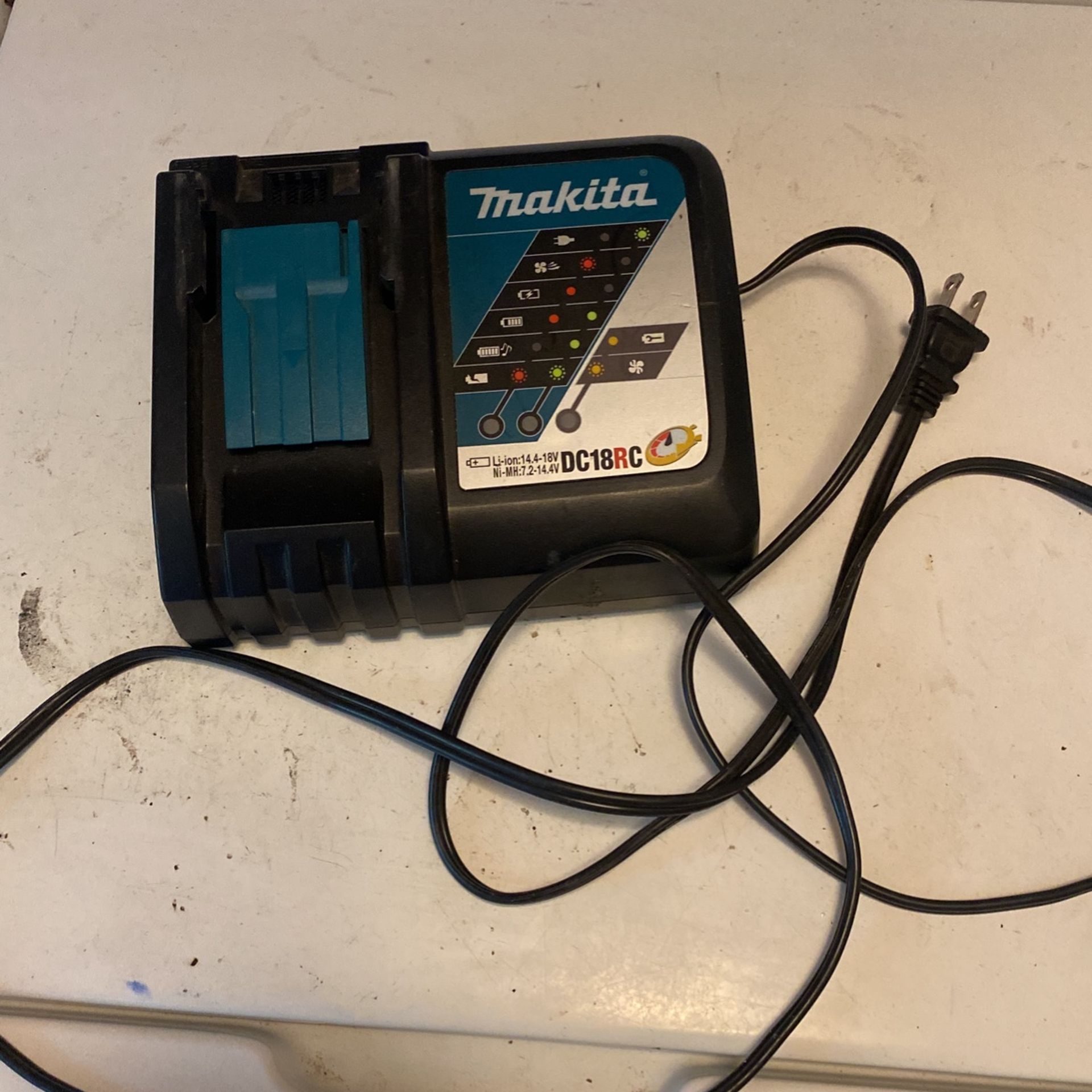 Makita Battery Charger