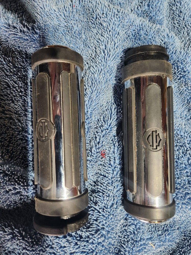 Bar and Shield HD grips, Nostalgia Grips