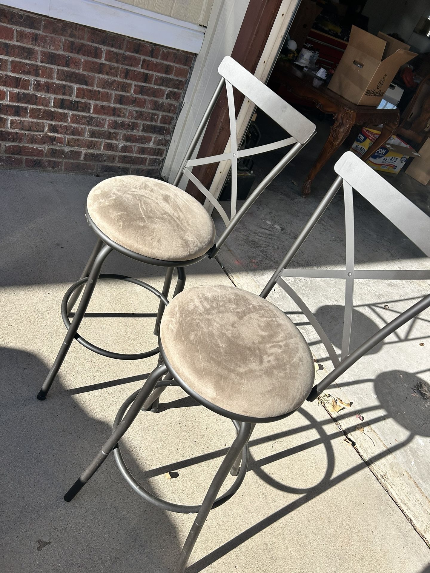 2 Bar Stool