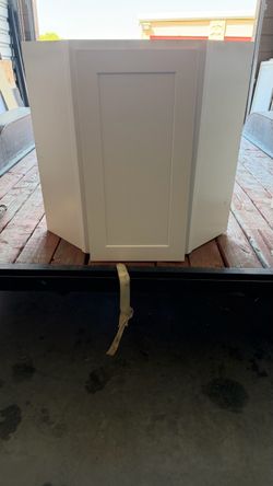 White shaker cabinet