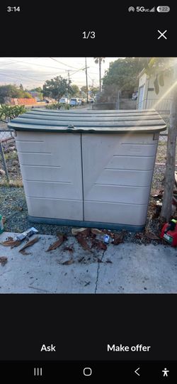 Rubbermaid Outdoor Plastic Vinyl Resin Lockable Storage Shed