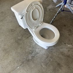 2 Toto Toilets Used 