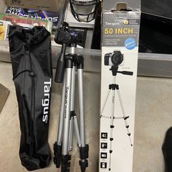 Targus 50” Camera Camcorder TRIPOD TG-50TR New Open Box