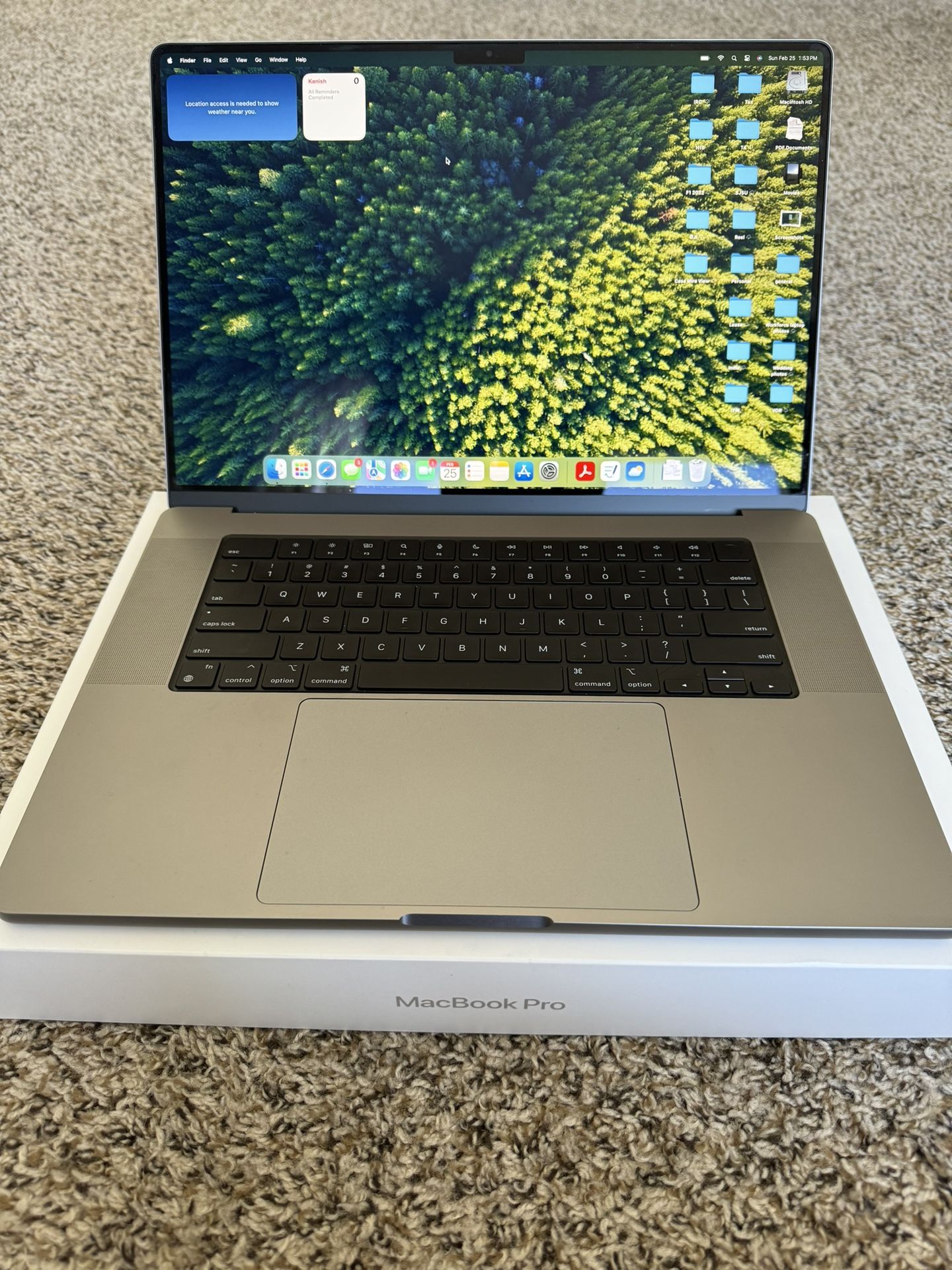 MacBook Pro 16 Inch 