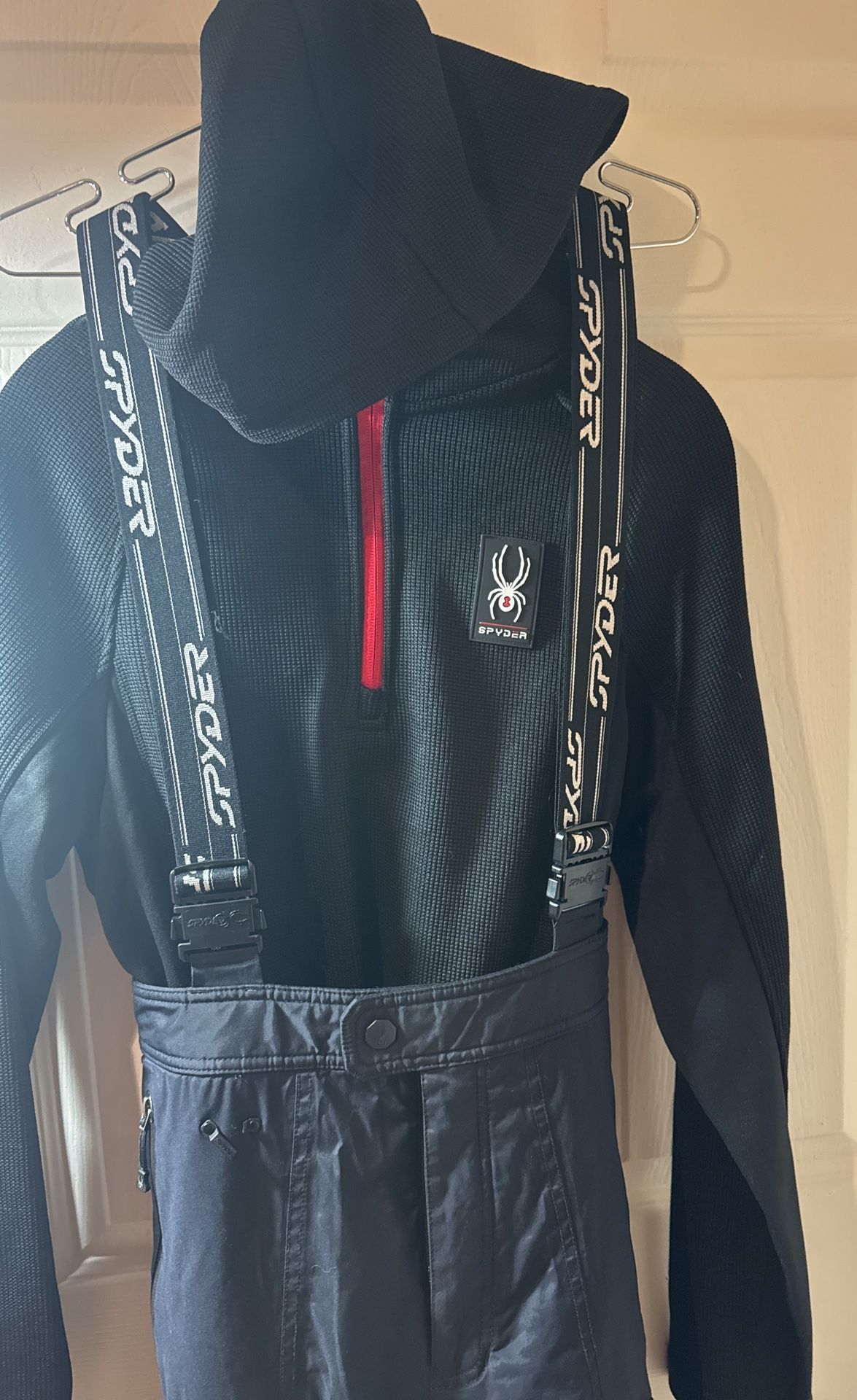 Spyder Men’s Small Pullover Black Zippered Pocket Hooded New With Tag