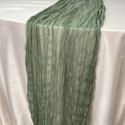 Table Runner Sage