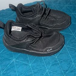 Size 6 Toddler Pumas