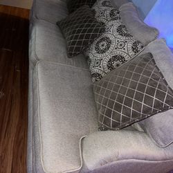 Couch 300 OBO 