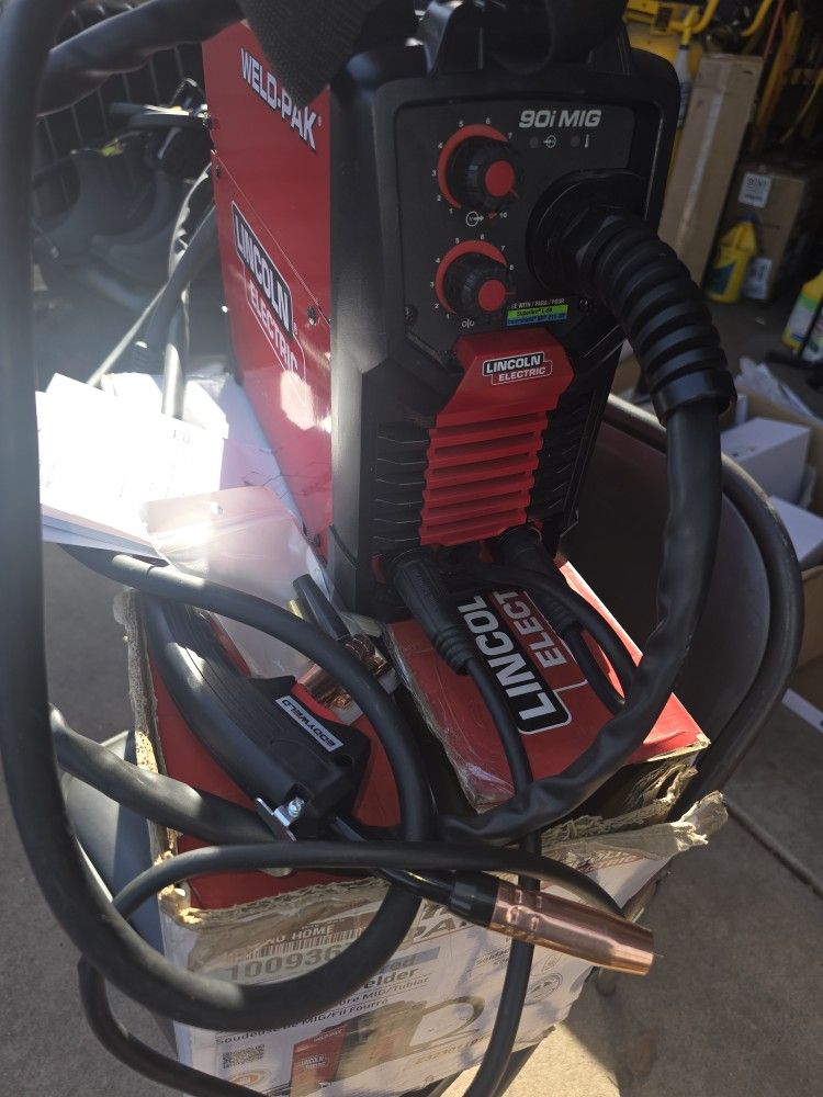 90i Mig Lincoln  Welder New  110volts 