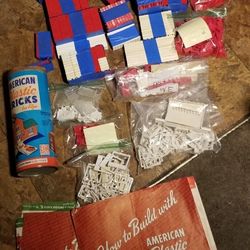VINTAGE AMERICAN PLASTIC BRICKS 1930S OR 40S PRE LEGOS 