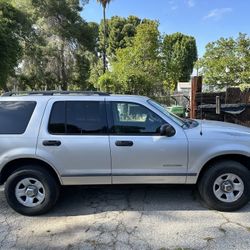 2004 Ford Explorer