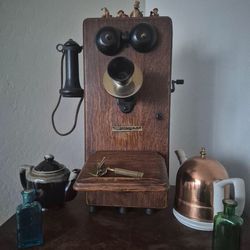 Antique 1920's Stromberg-Carlson Wall Mount Hand Crank Tiger Oak Wood Telephone
