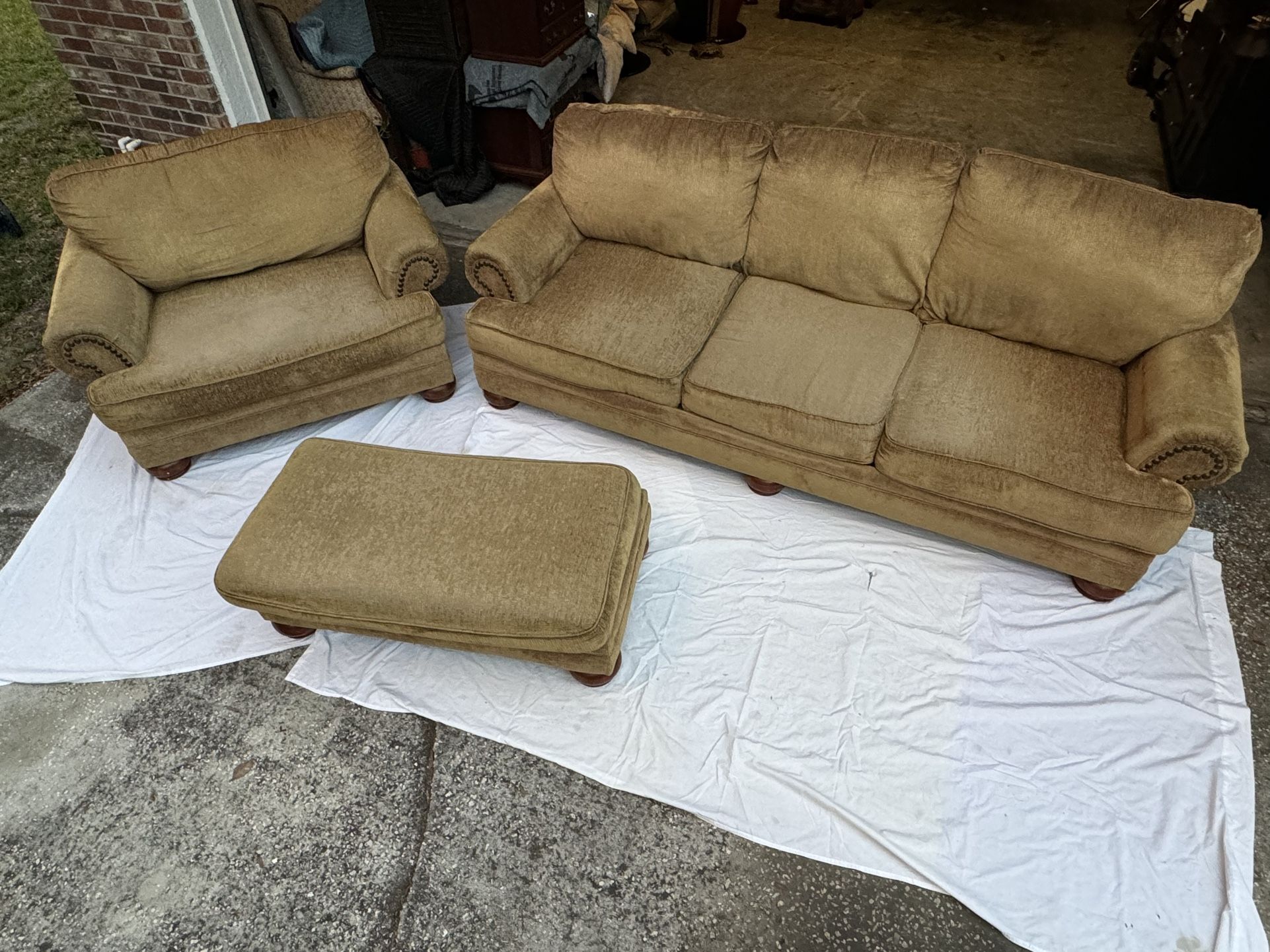 Couch, Loveseat & Ottoman! NO Smoking NO Pets! CAN DELIVER! 