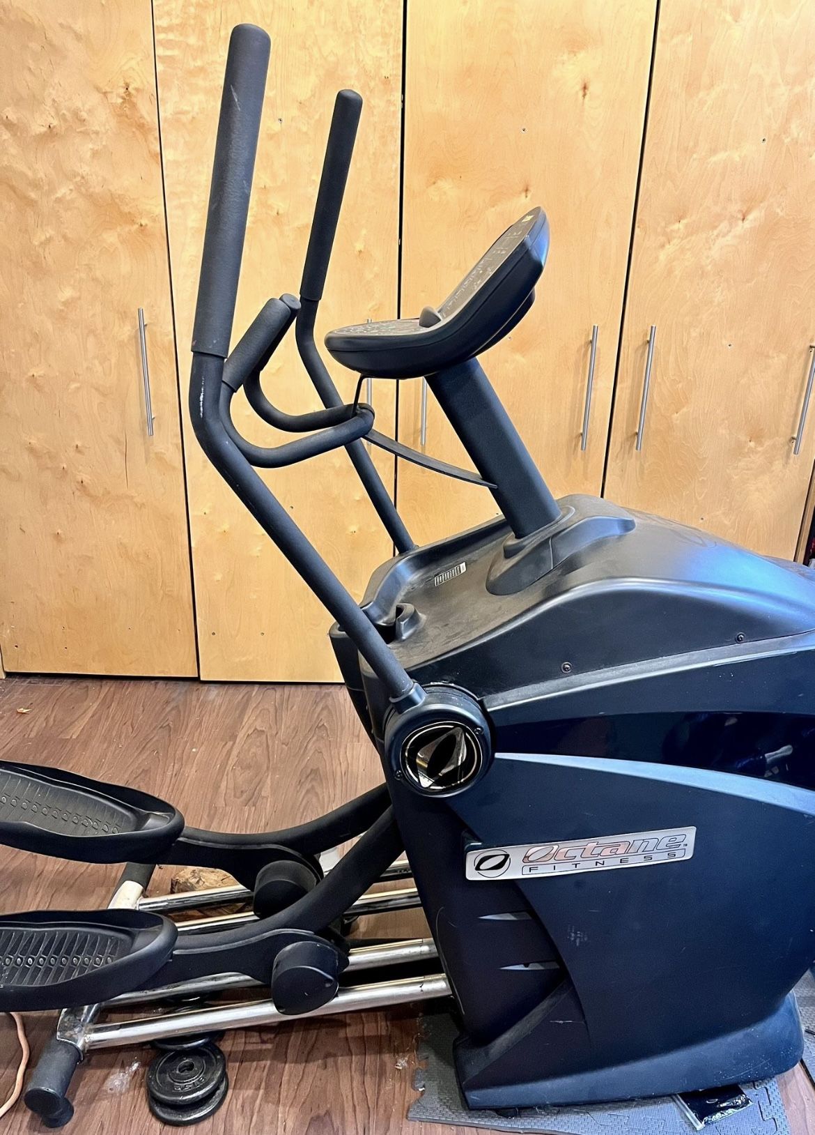 Elliptical Machine: Octane Fitness