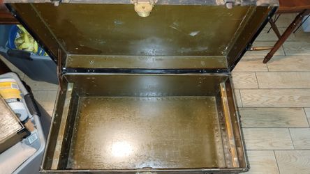 WW2  Soldiers Trunk 