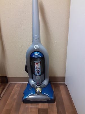 Amazon Com Dirt Devil 091210rc Platinum Force Bagless Upright Upright Vacuums