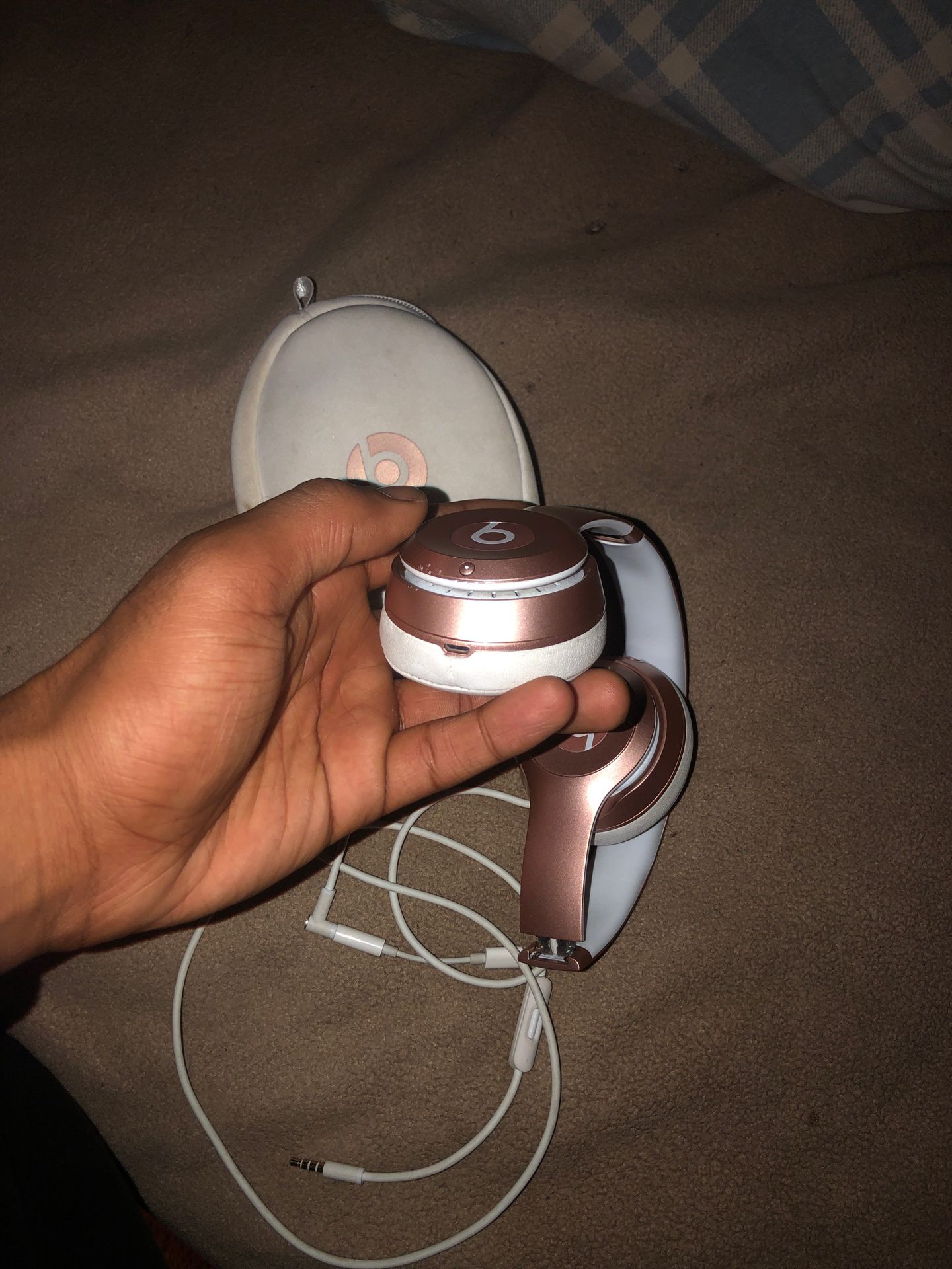Beats by Dre - rose gold wireless (solo)