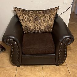 Love Seat Sofa! Black N Brown 