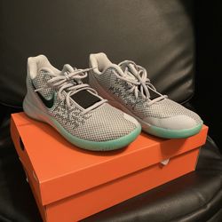 Kyrie      Seafoam and grey 