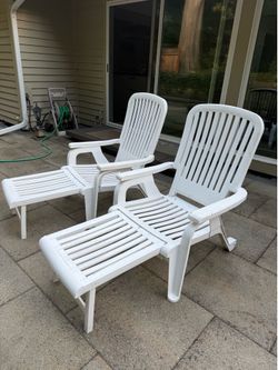 outdoor chairs set of two