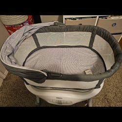 Working Graco Bassinet 