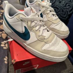 Nike Court Borough Low 2 Size 6Y/8W