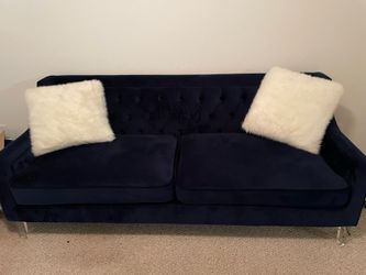Love  seat pillows included