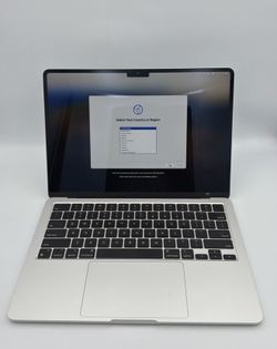 Macbook pro 13” M2 16gb ram 500gb