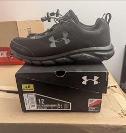 Used in Box Men's Under Armour Charged Assert 8 Running shoe, Size 12, 4E