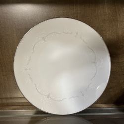 Set Of 7Noritake Whitebrook 6441 Japan, 8 1/4” Salad Plates