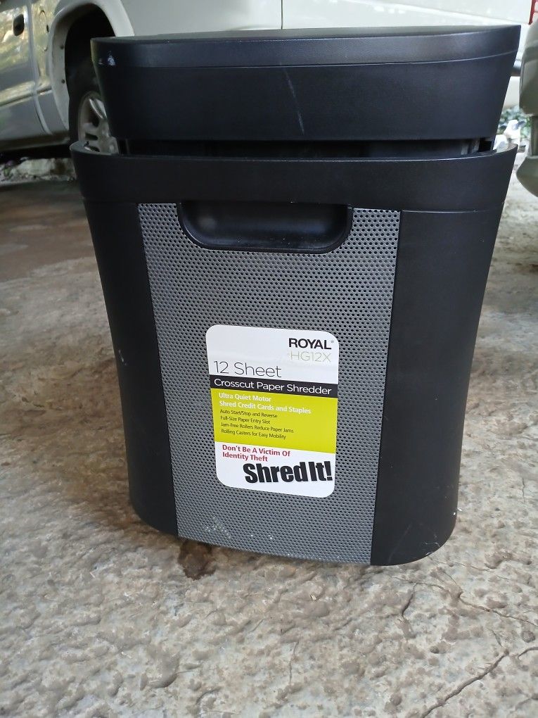 Large Heavy Duty Royal HG12X Paper Shredder, Like New