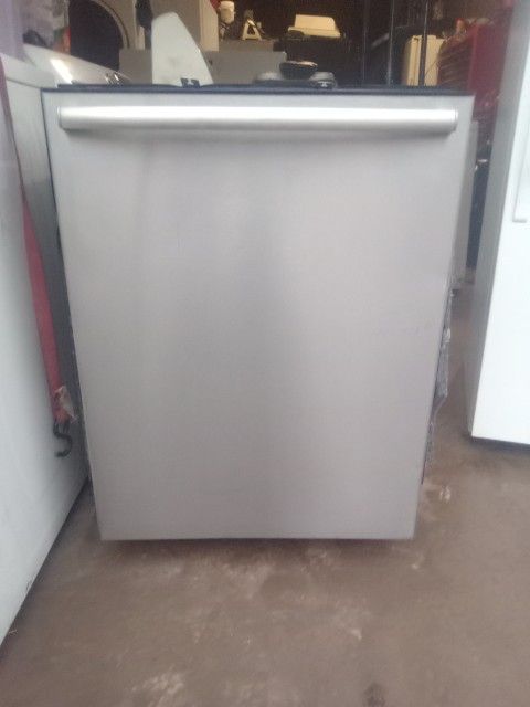 Like New Bosch Stainless Steel Dishwasher 