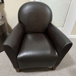 Callia Leather Accent Chair – Espresso – Great Condition