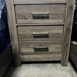 Nightstand (set of 2)