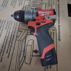 New Milwaukee M12 Drill 