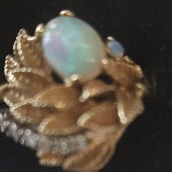 Vintage  18k  Opal .50 Diamonds 