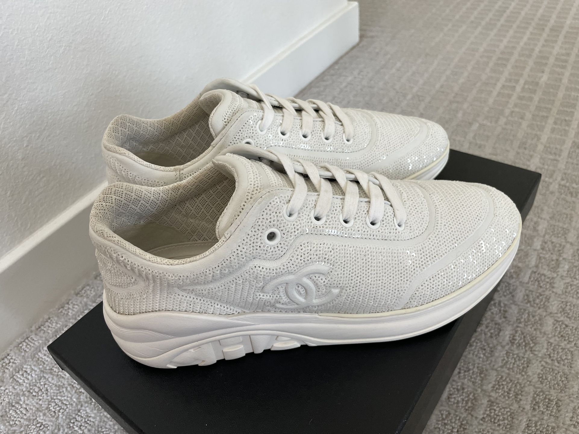 Chanel Shoes 20P White CC Sequin Sneakers, Size 40
