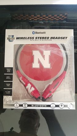 Nebraska Huskers wirelessBluetooth headset & bag tag